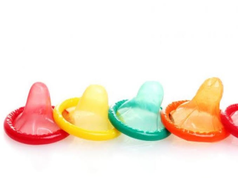 Miris! Jelang Tahun Baru, Kondom Semakin Laris