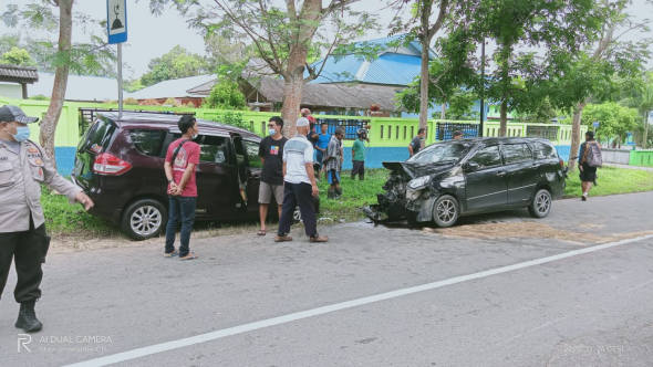 Kecelakaan Mobil di Bintan