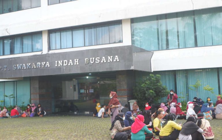 Gaji 2 Bulan Belum Dibayar, Karyawan PT Swakarya Indah ...